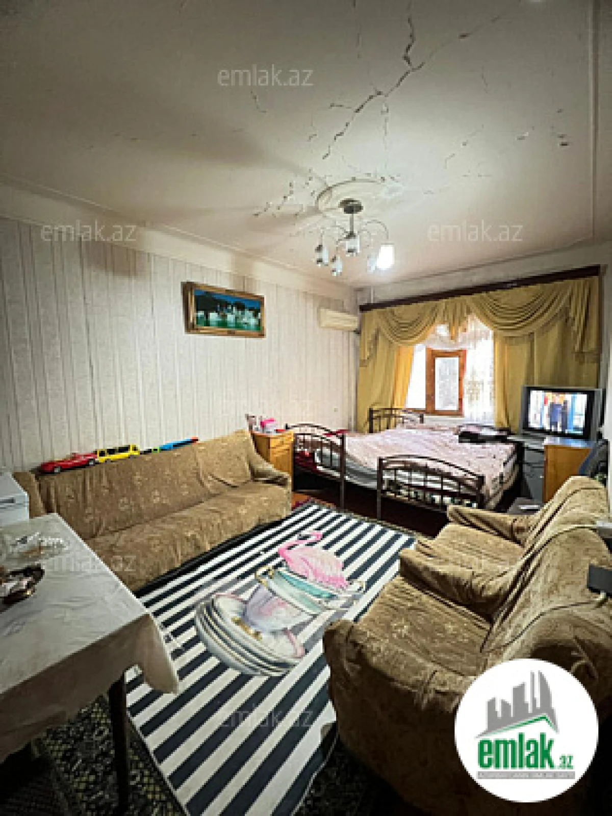 Satılır 2 otaqlı köhnə tikili 60 m²