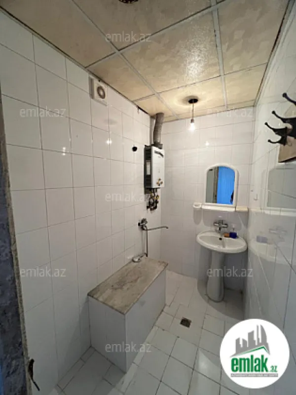 Satılır 2 otaqlı köhnə tikili 60 m²