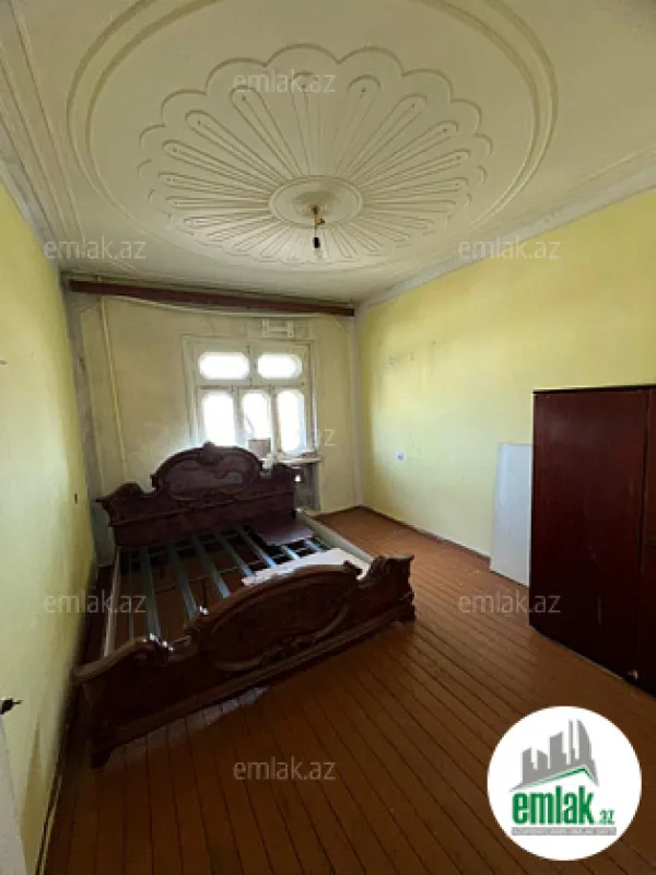 Satılır 2 otaqlı köhnə tikili 60 m²