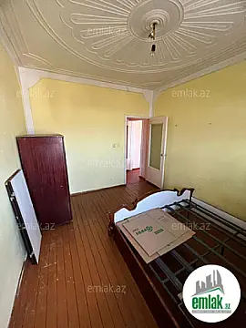 Satılır 2 otaqlı köhnə tikili 60 m²