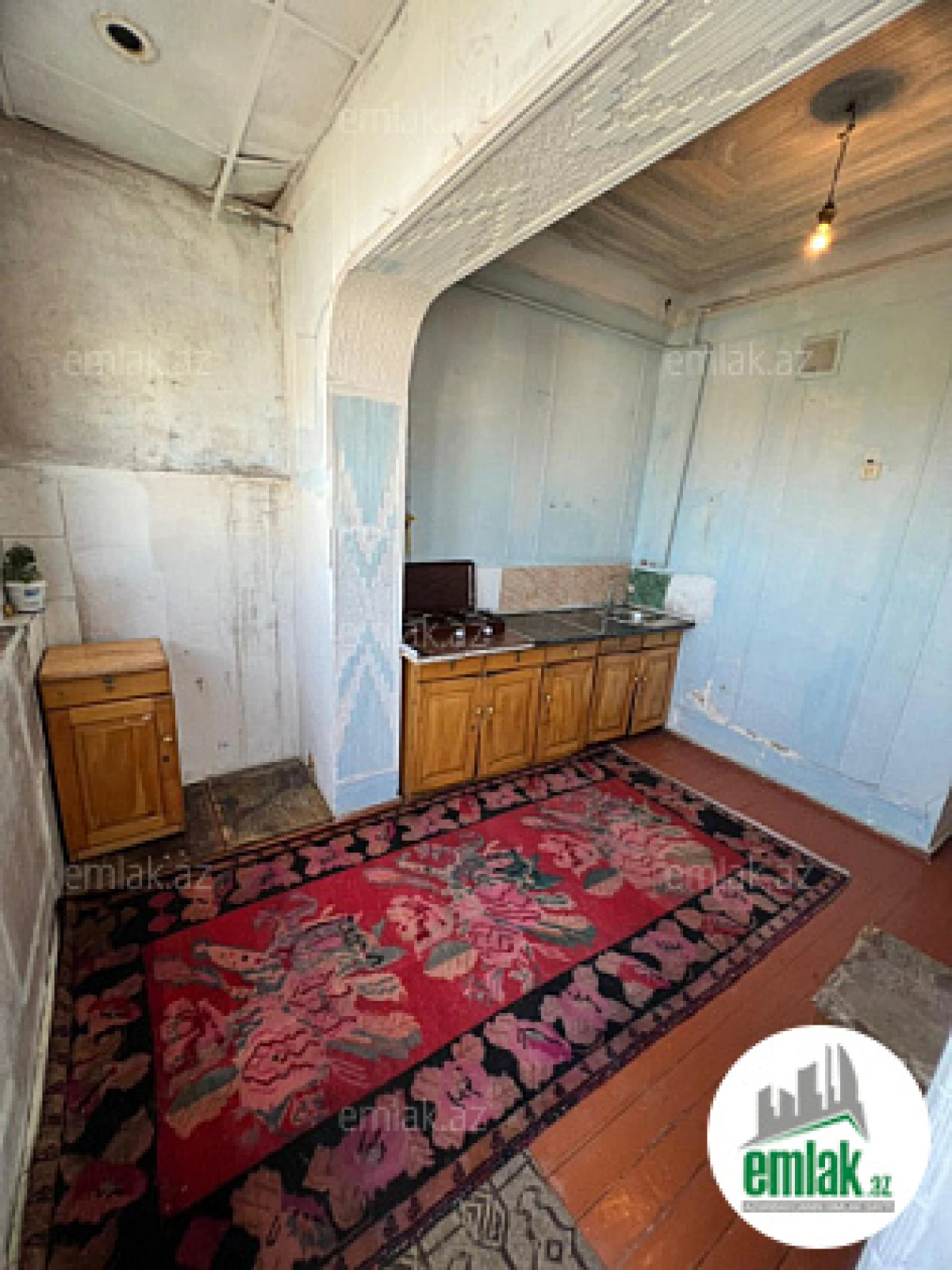 Satılır 2 otaqlı köhnə tikili 60 m²