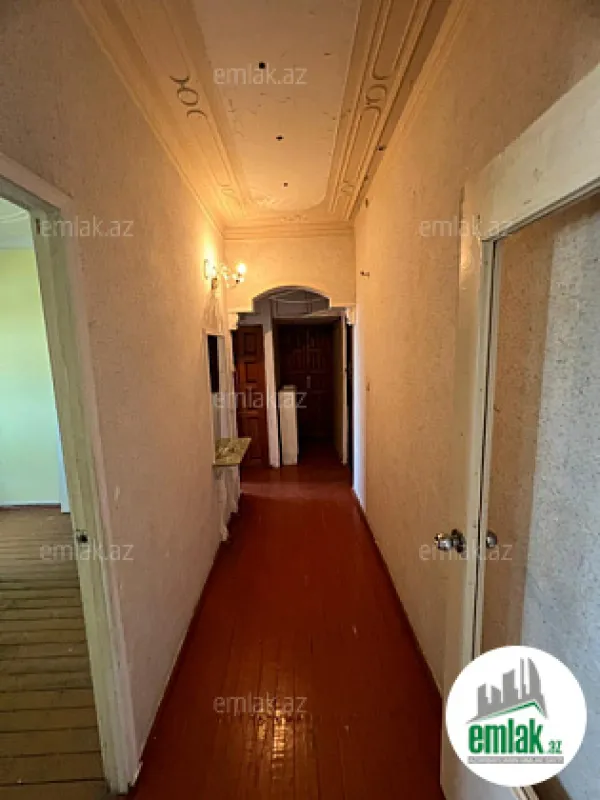 Satılır 2 otaqlı köhnə tikili 60 m²