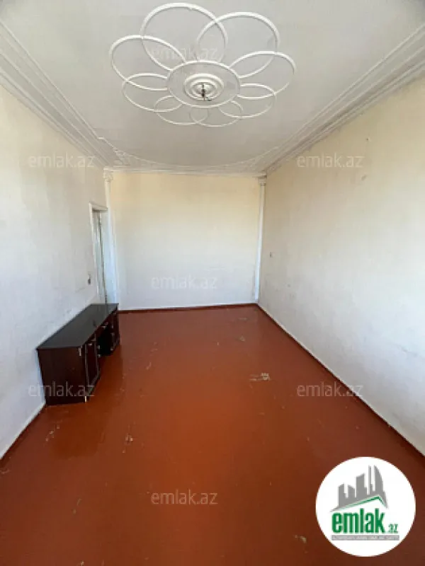 Satılır 2 otaqlı köhnə tikili 60 m²