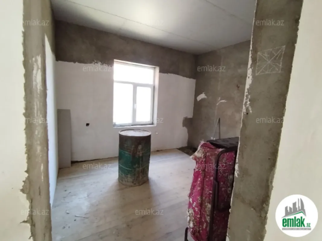 Satılır 3 otaqlı həyət evi 140 m²