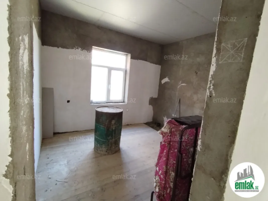 Satılır 3 otaqlı həyət evi 140 m²