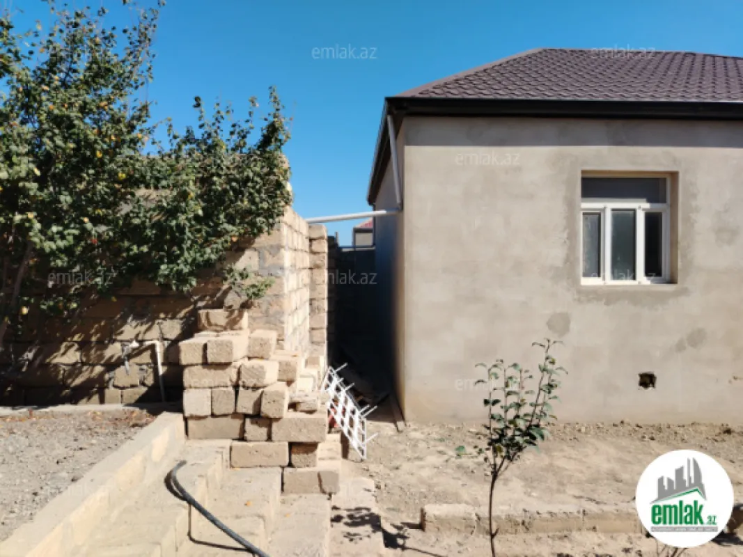 Satılır 3 otaqlı həyət evi 140 m²