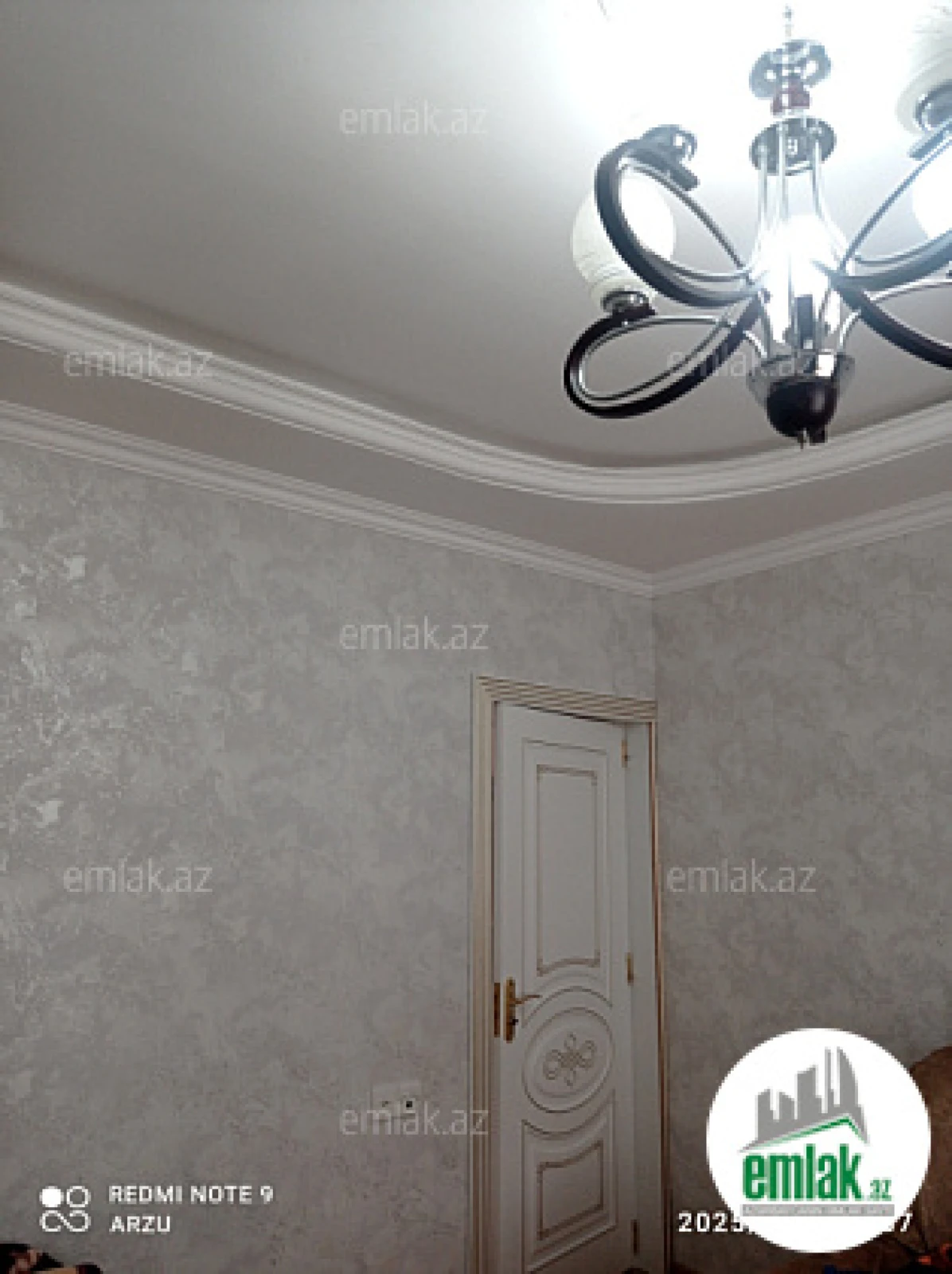 Satılır 4 otaqlı həyət evi 200 m²