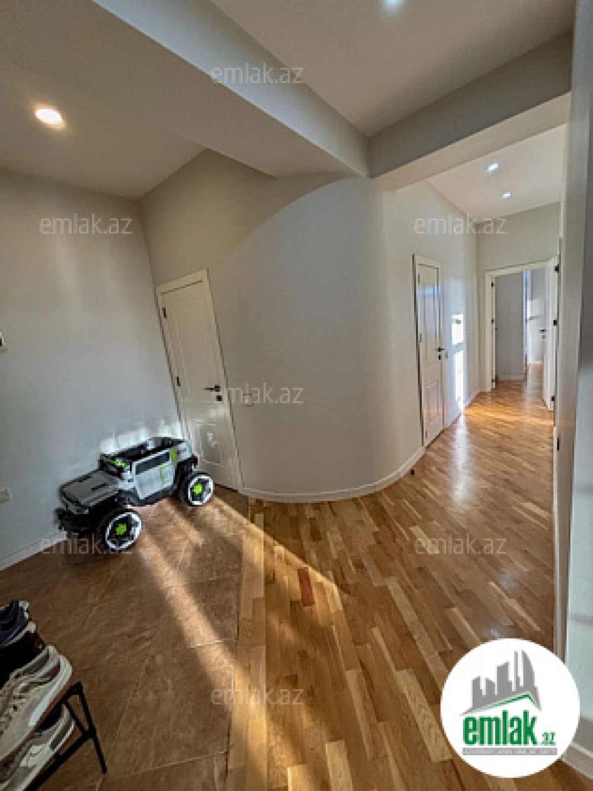 Satılır 2 otaqlı yeni tikili 90 m²