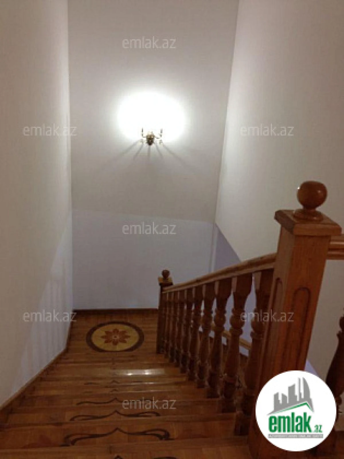 Satılır 6 otaqlı həyət evi 340 m²