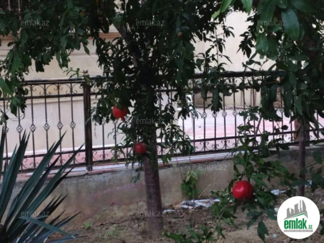 Satılır 6 otaqlı həyət evi 340 m²