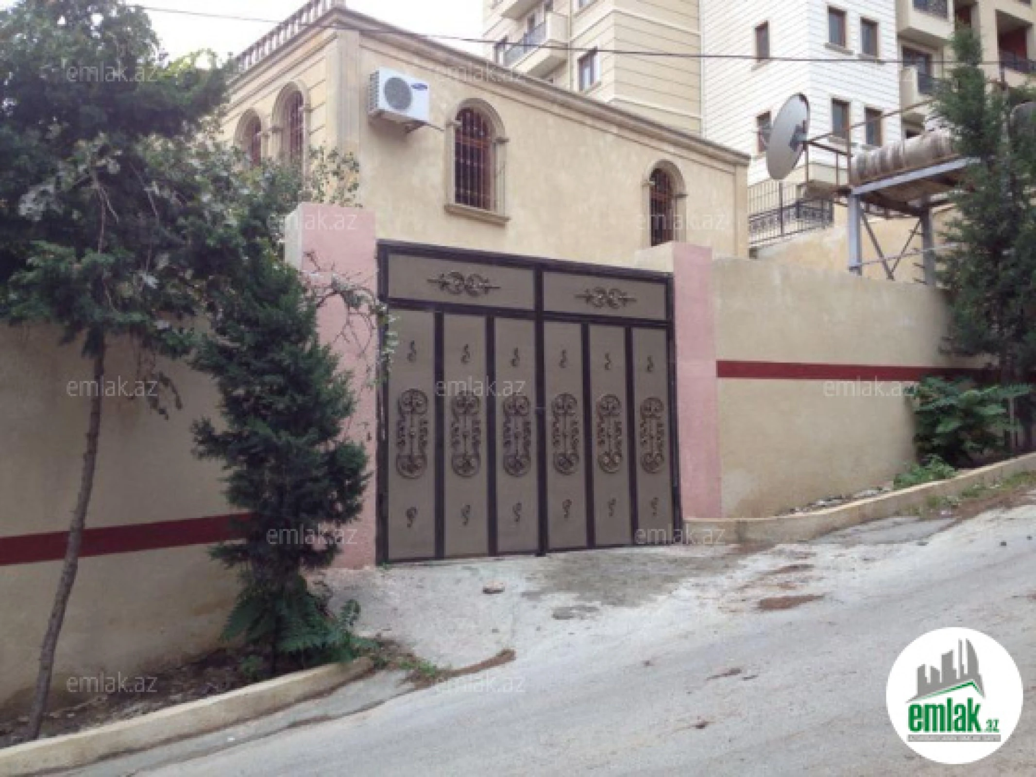 Satılır 6 otaqlı həyət evi 340 m²