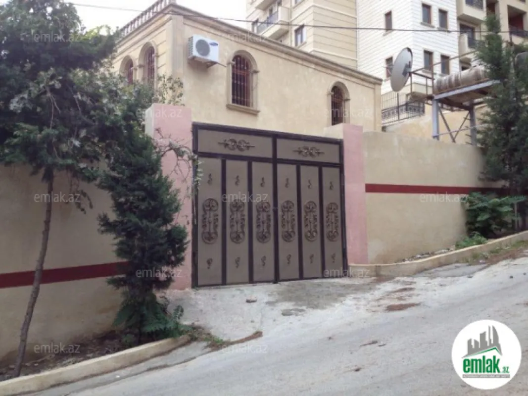 Satılır 6 otaqlı həyət evi 340 m²