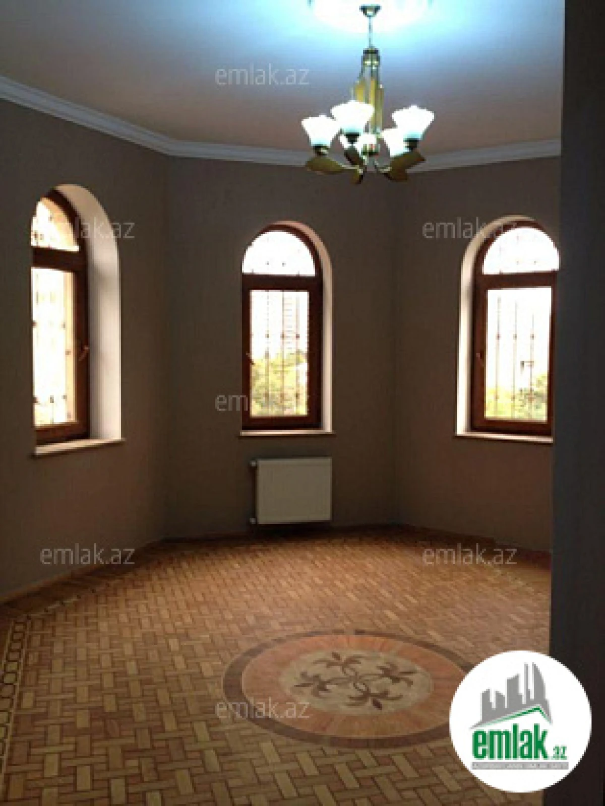 Satılır 6 otaqlı həyət evi 340 m²