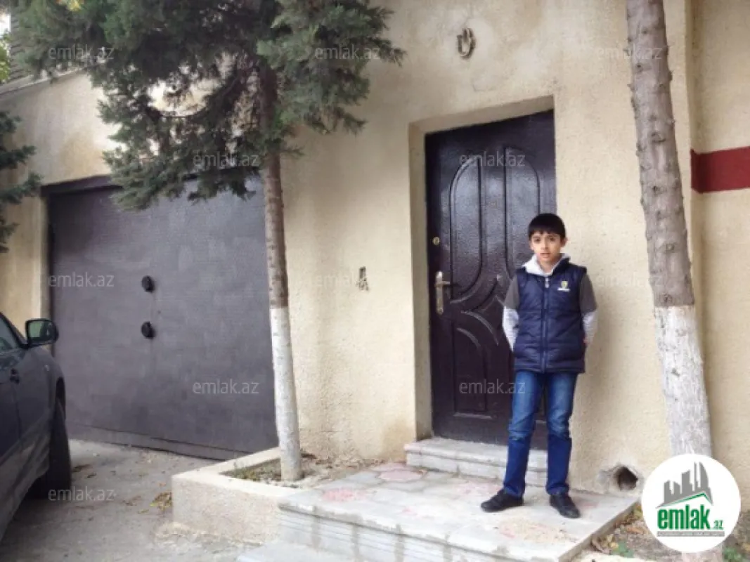 Satılır 6 otaqlı həyət evi 340 m²