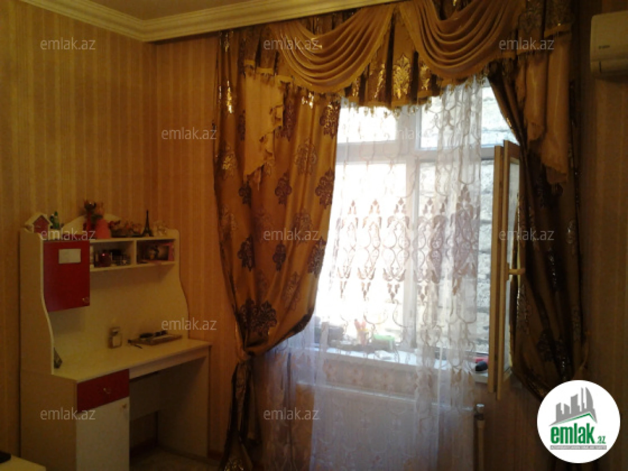 Satılır 6 otaqlı həyət evi 300 m²