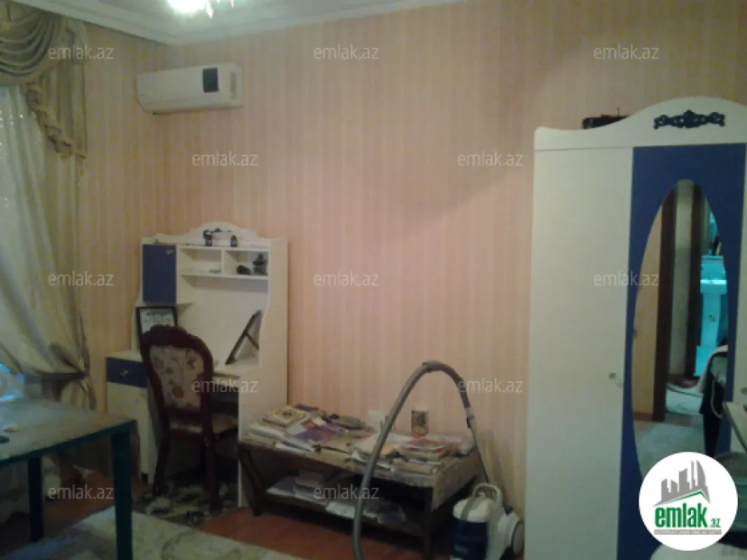 Satılır 6 otaqlı həyət evi 300 m²