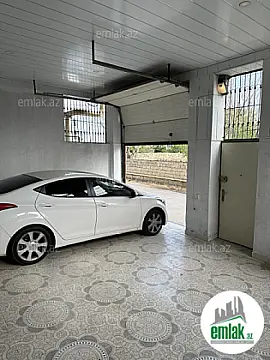 Satılır 6 otaqlı həyət evi 300 m²