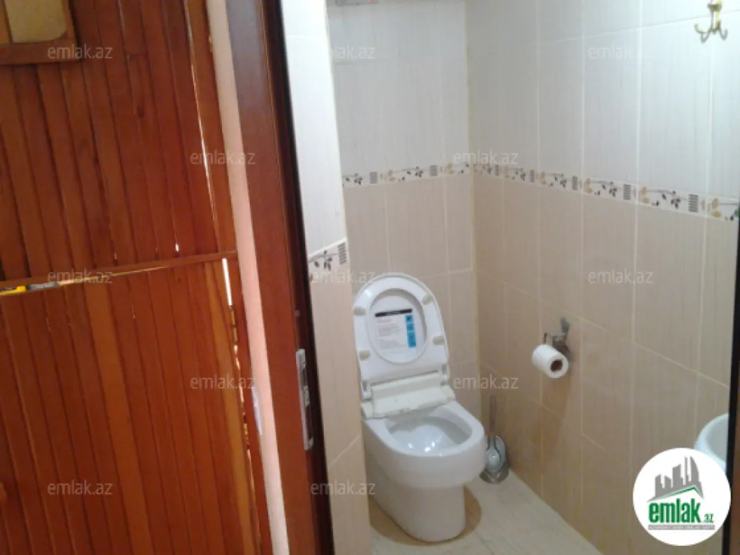 Satılır 6 otaqlı həyət evi 300 m²