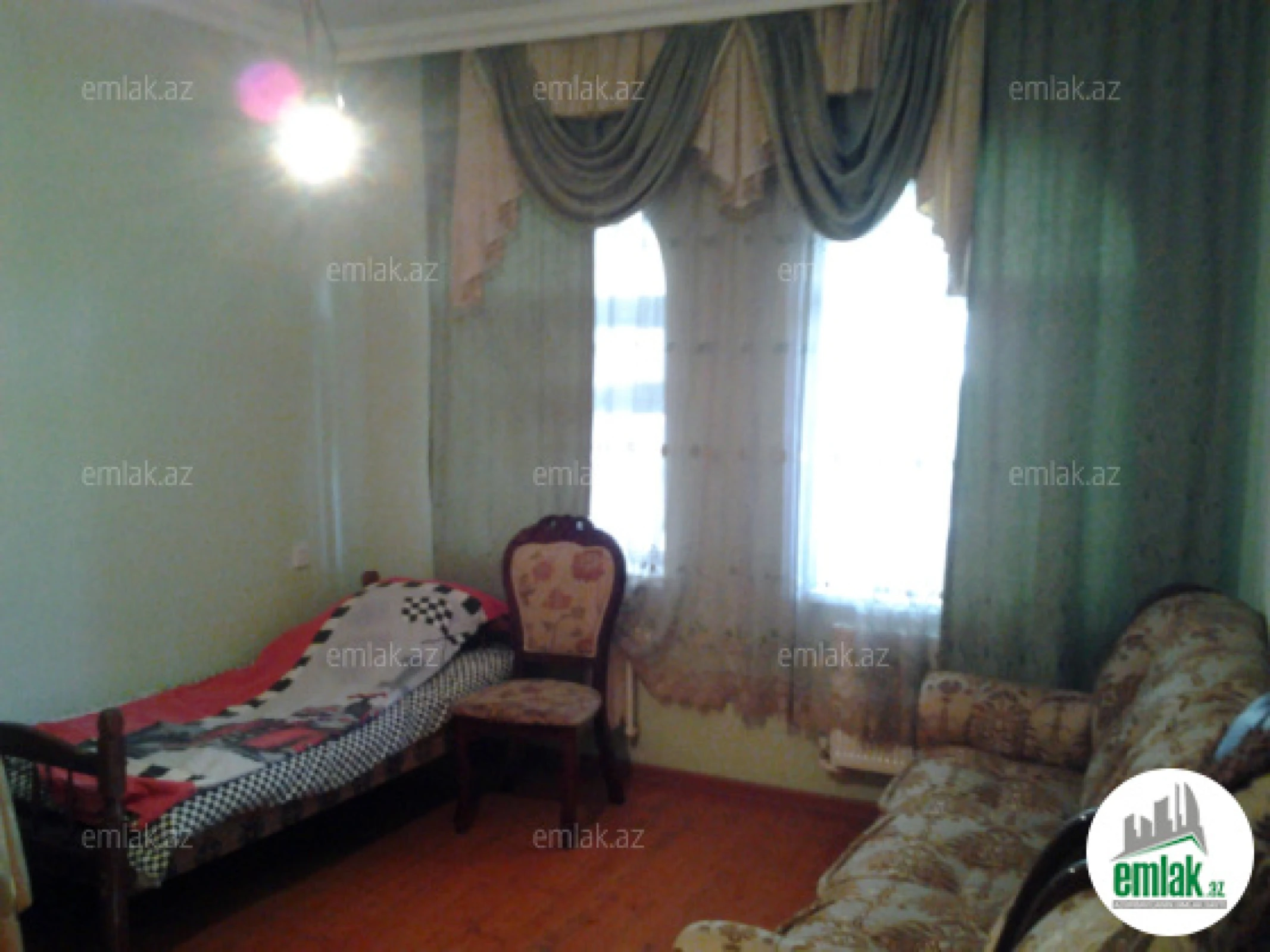 Satılır 6 otaqlı həyət evi 300 m²