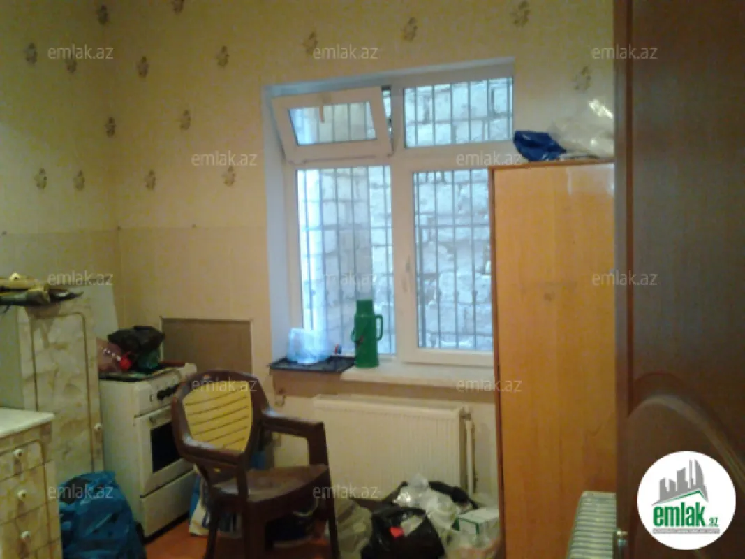 Satılır 6 otaqlı həyət evi 300 m²