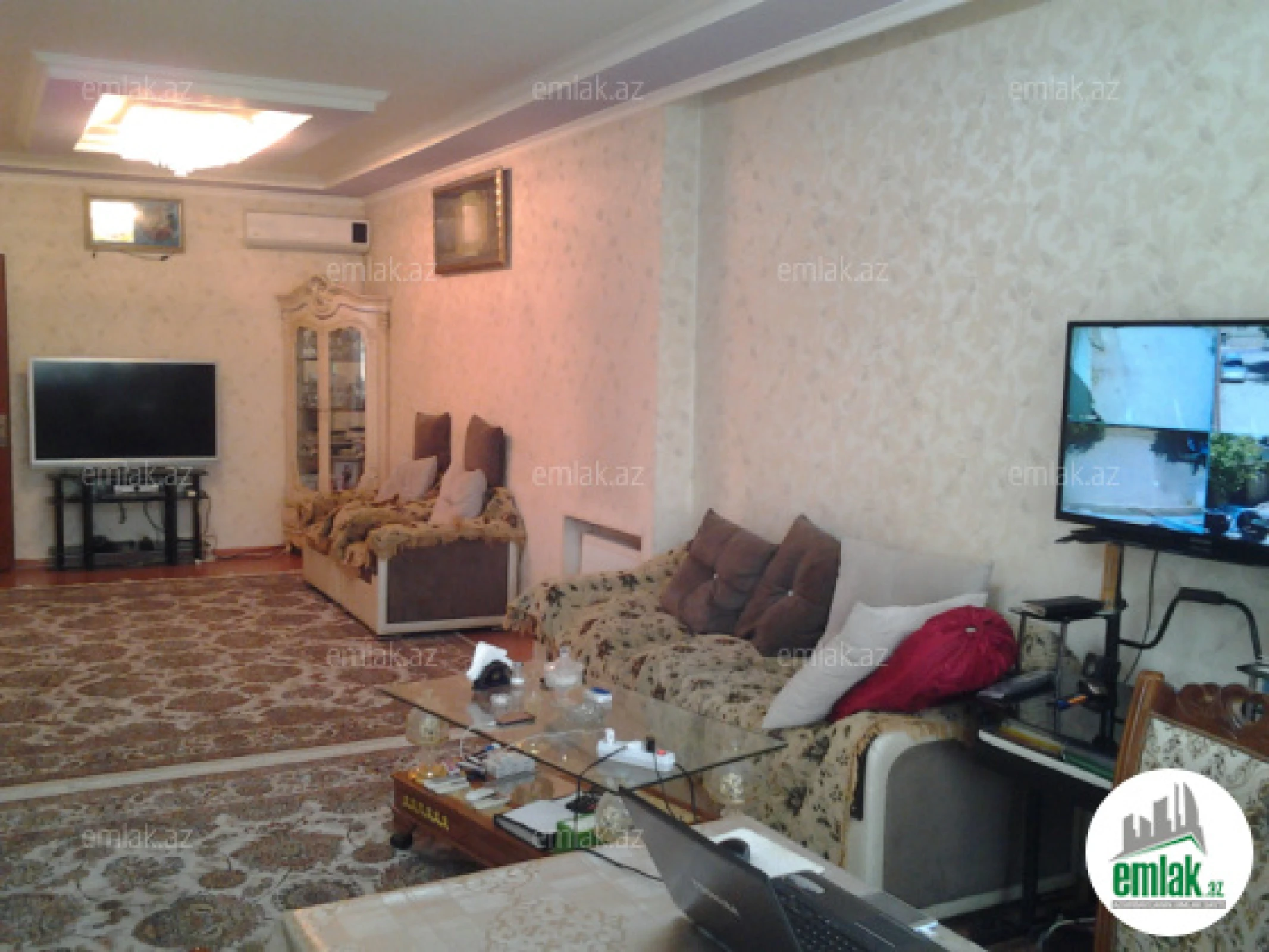 Satılır 6 otaqlı həyət evi 300 m²