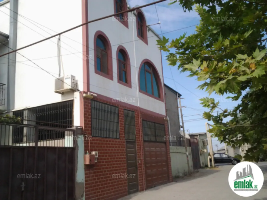 Satılır 6 otaqlı həyət evi 300 m²
