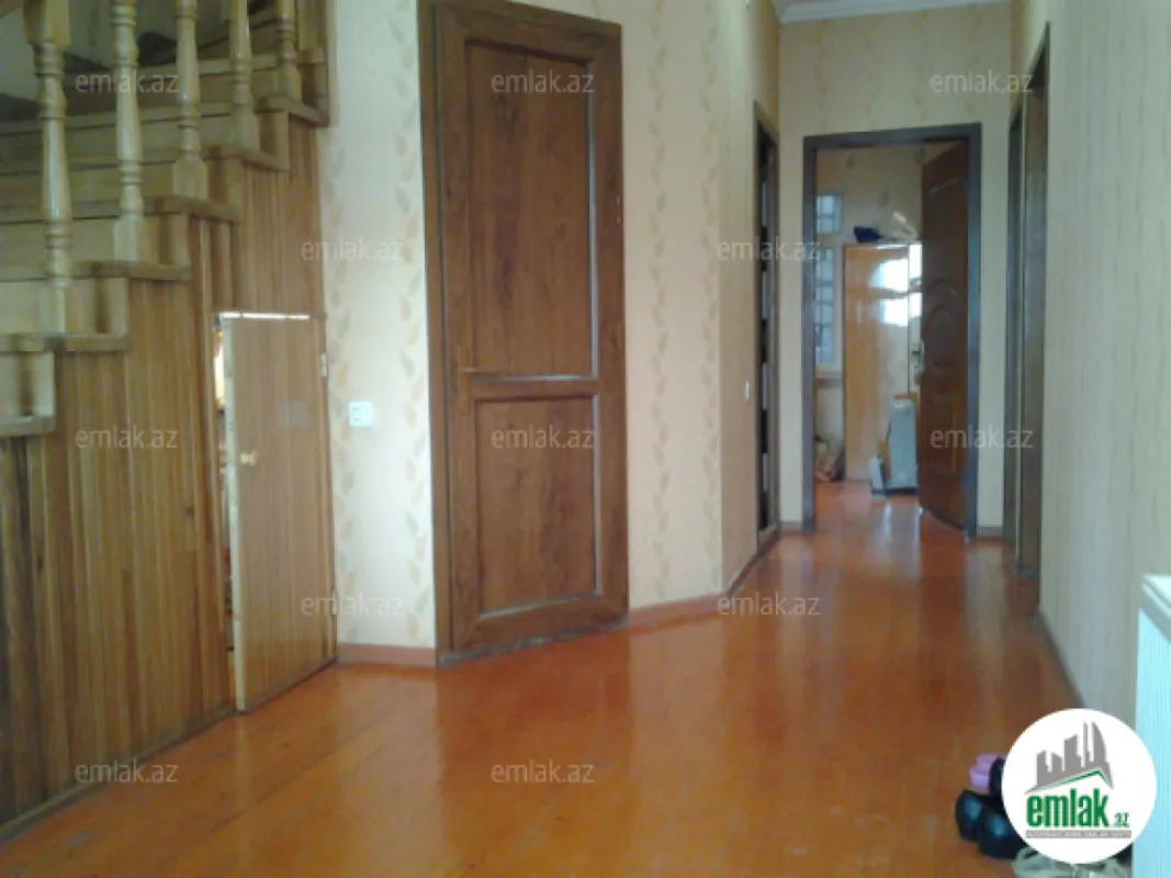 Satılır 6 otaqlı həyət evi 300 m²