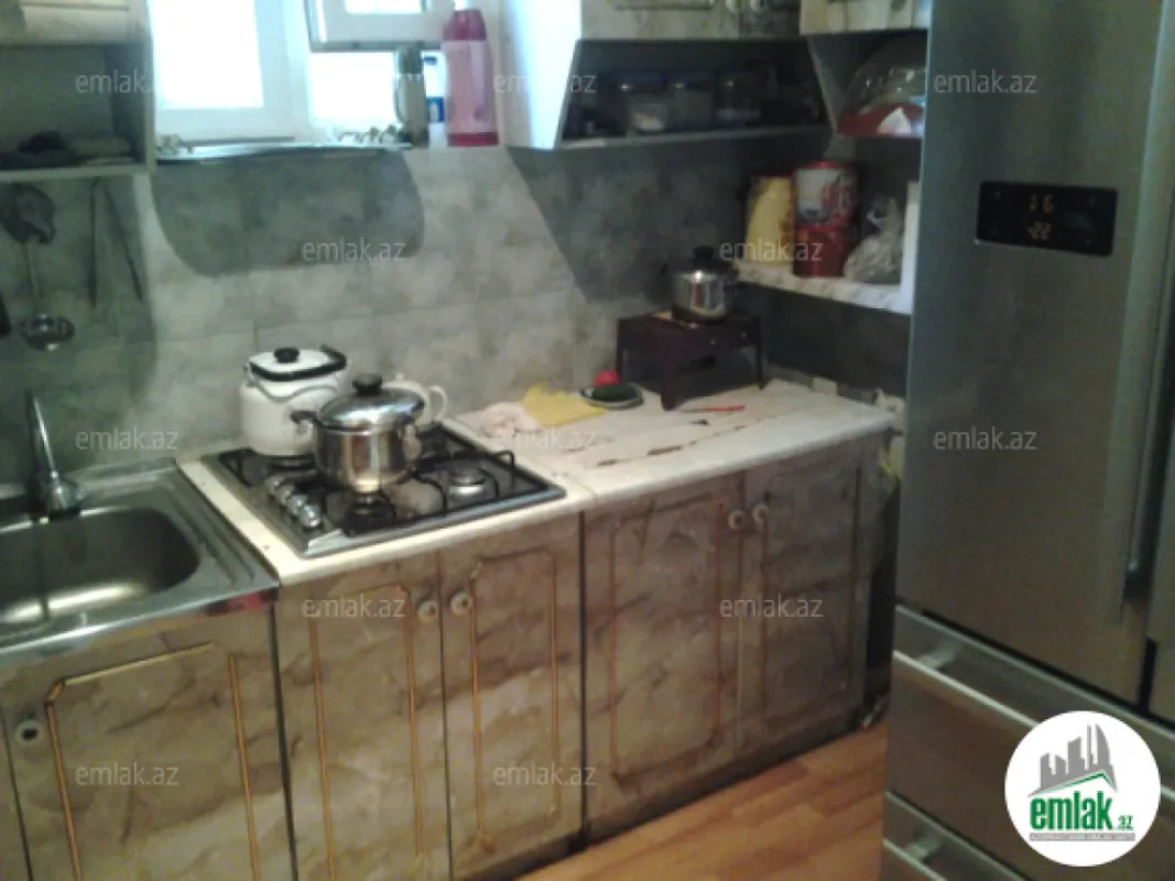 Satılır 6 otaqlı həyət evi 300 m²