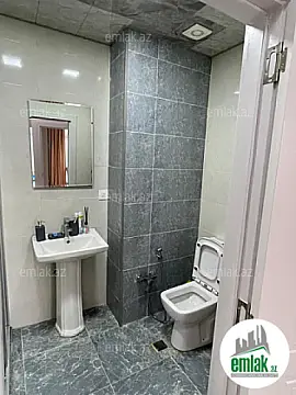 Satılır 2 otaqlı yeni tikili 76 m²
