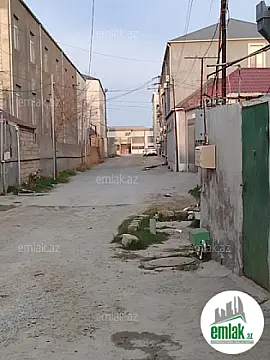 Satılır 8 otaqlı köhnə tikili 300 m²