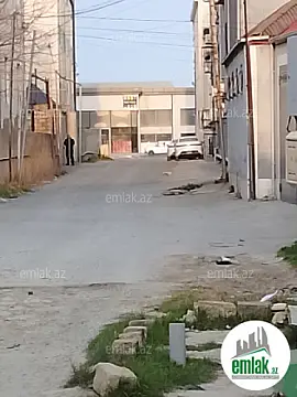 Satılır 8 otaqlı köhnə tikili 300 m²