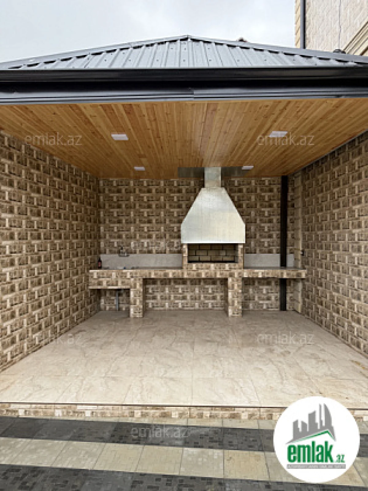 Satılır 7 otaqlı həyət evi 174 m²