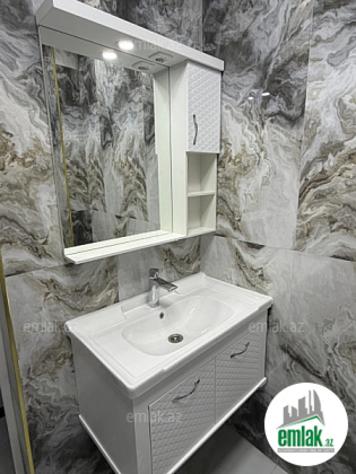 Satılır 7 otaqlı həyət evi 174 m²