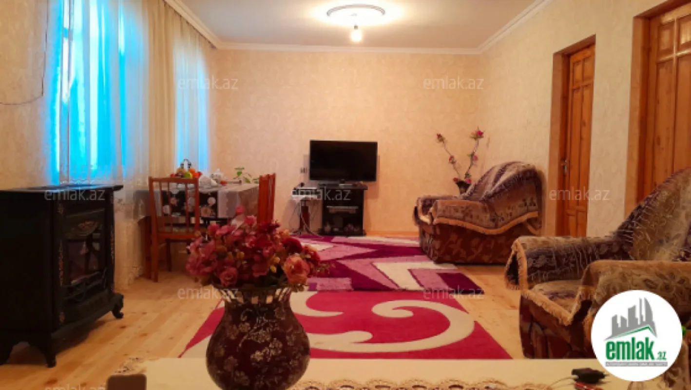 Satılır 3 otaqlı həyət evi 100 m²