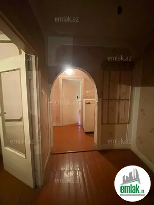 Satılır 3 otaqlı köhnə tikili 75 m²