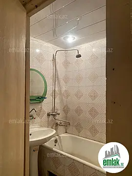 Satılır 3 otaqlı köhnə tikili 75 m²