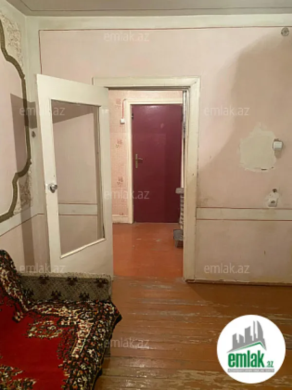 Satılır 3 otaqlı köhnə tikili 75 m²