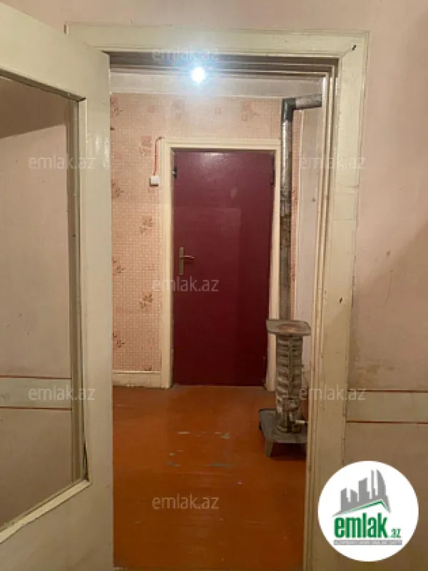Satılır 3 otaqlı köhnə tikili 75 m²
