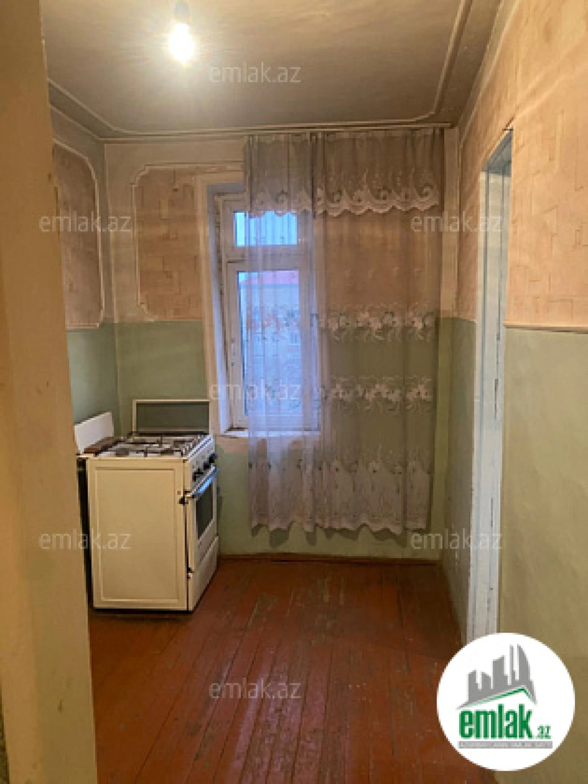 Satılır 3 otaqlı köhnə tikili 75 m²
