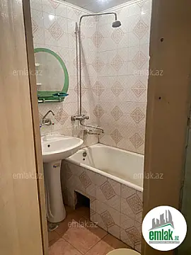 Satılır 3 otaqlı köhnə tikili 75 m²
