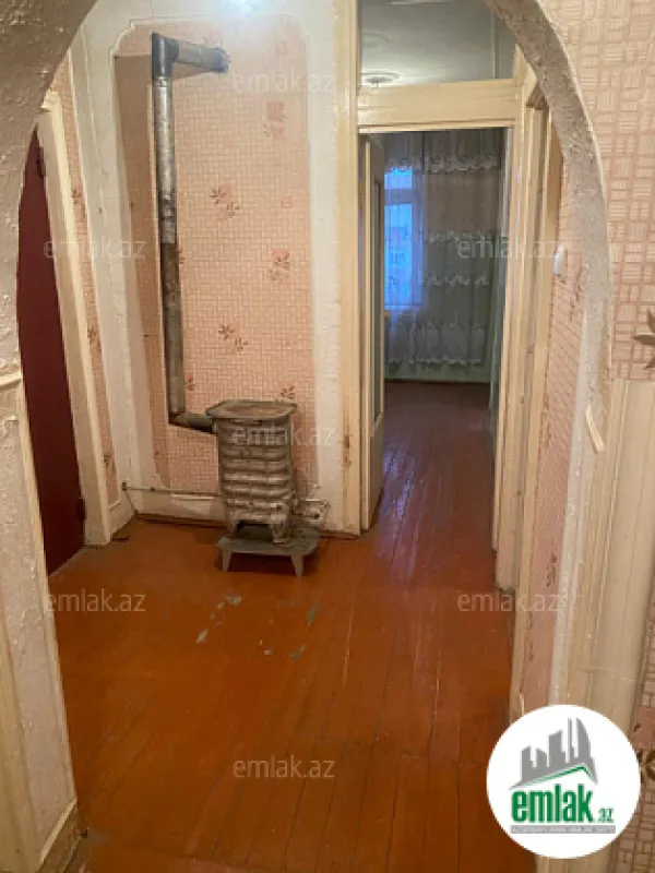 Satılır 3 otaqlı köhnə tikili 75 m²