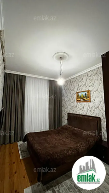 Satılır 5 otaqlı həyət evi 200 m²
