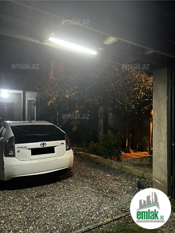 Satılır 5 otaqlı həyət evi 200 m²