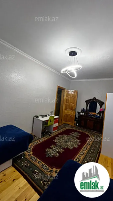 Satılır 5 otaqlı həyət evi 200 m²