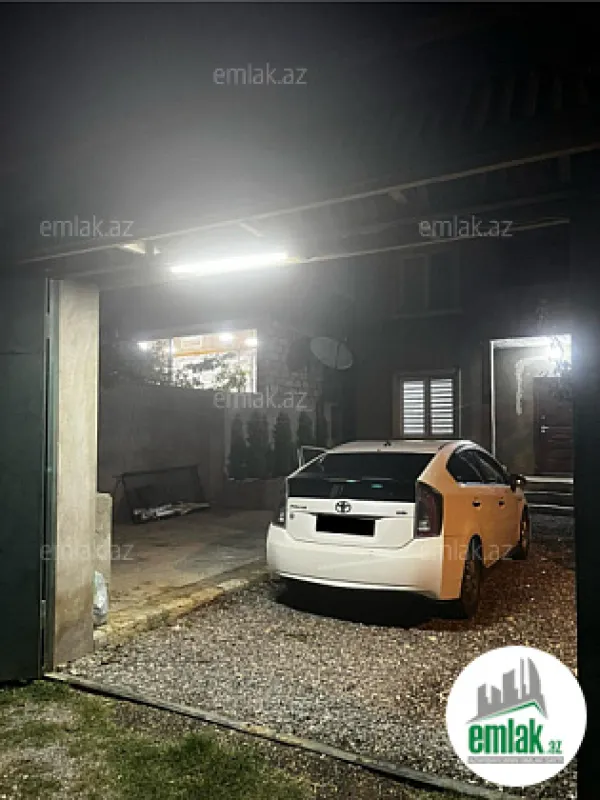 Satılır 5 otaqlı həyət evi 200 m²