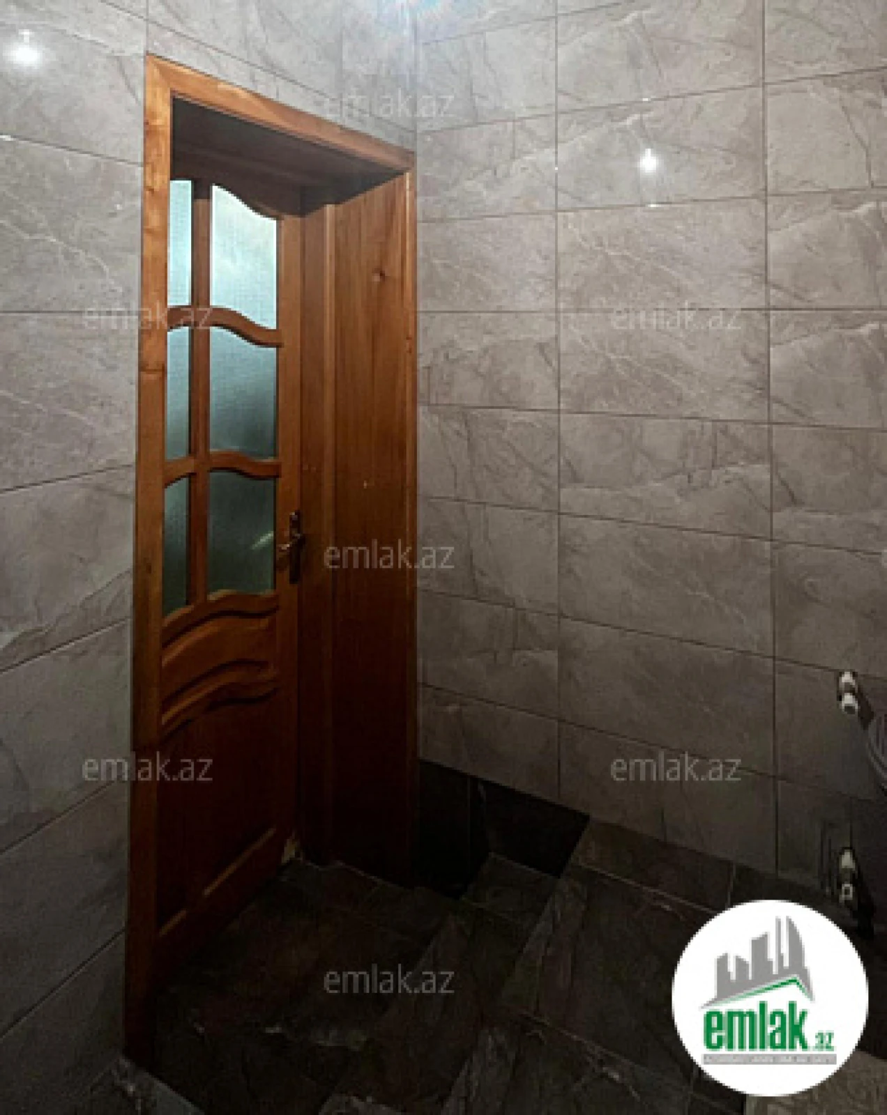 Satılır 5 otaqlı həyət evi 200 m²