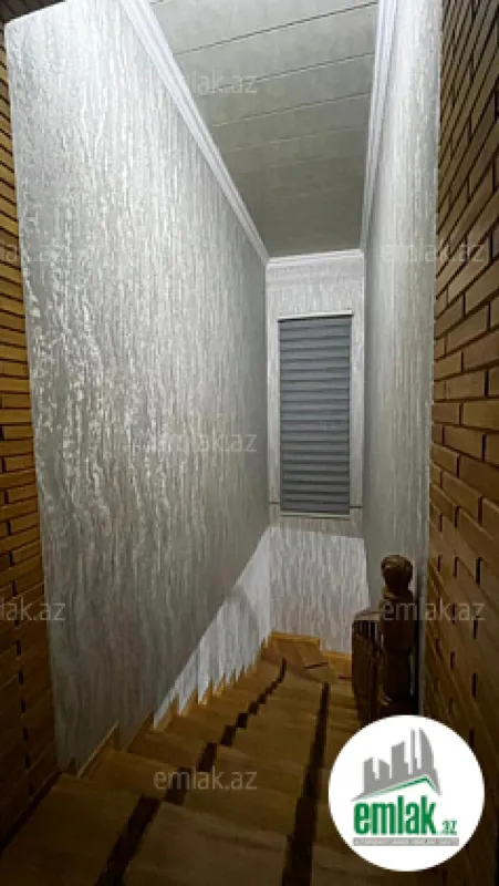 Satılır 5 otaqlı həyət evi 200 m²