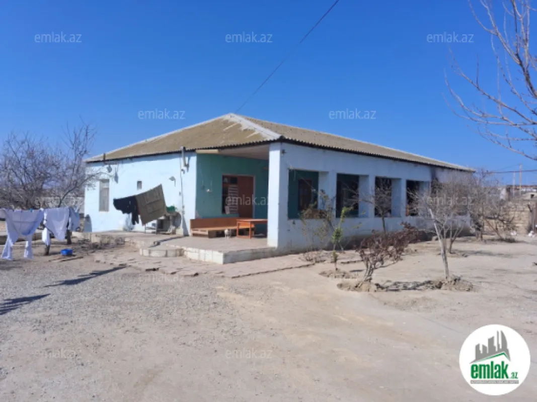 Satılır 3 otaqlı həyət evi 150 m²