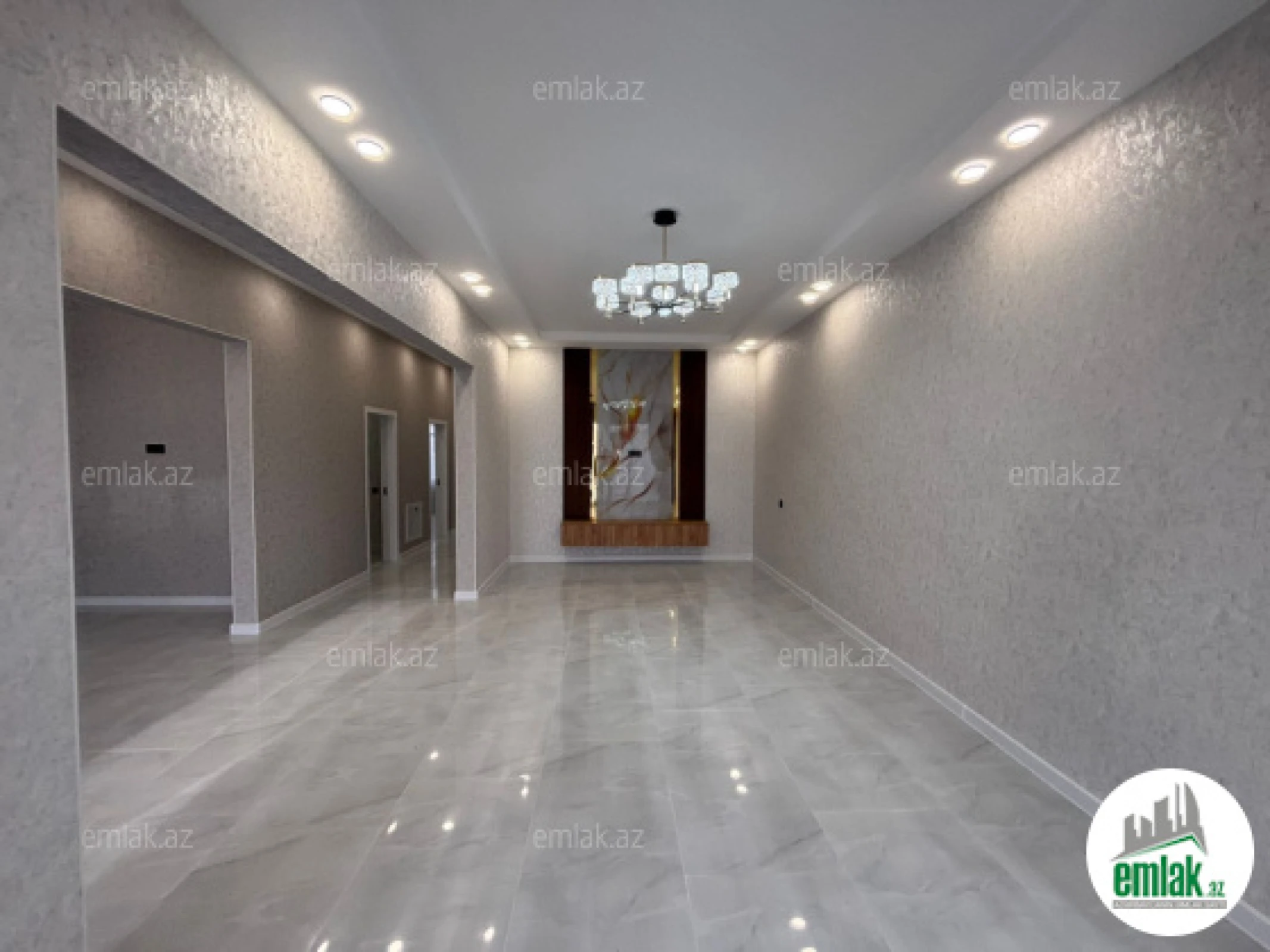 Satılır 4 otaqlı mənzil 135 m²