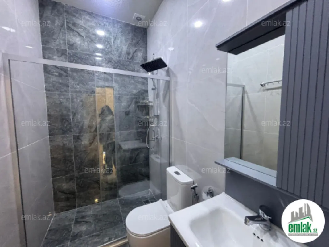 Satılır 4 otaqlı mənzil 135 m²
